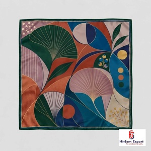 Écharpe carrée imprimée de haute qualité, légère et tendance, fabricant OEM ODM, produits textiles personnalisés de l'île de Prince Edward - Product Image 2