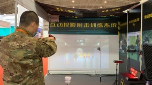 Juego de disparos en movimiento AR compartido Interact Wall Machine Experiencia de tiro interactivo para uso comercial - Product Image 3