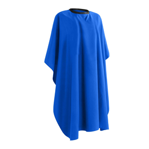 Cape de coiffure professionnelle bleue en polyester résistante à l'eau, avec fermeture à bouton-pression réglable, réutilisable pour la coupe de cheveux en salon - Product Image 1