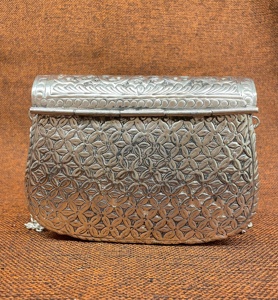 Bolso de Mano de Metal Antiguo Hecho a Mano para Regalo de Navidad, Bolso de Fiesta de Metal Plateado Hecho a Mano en India, Bolso de Noche Estilo Vintage Hecho a Mano - Product Image 5
