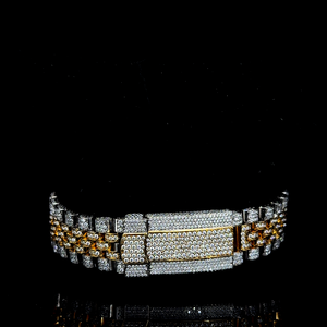 Reloj de Moissanita Bicolor Dorado con Incrustaciones de Diamantes - Reloj de Lujo con Esfera Romana y Diamantes - Reloj Personalizado Premium - Product Image 6