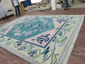 Tapis en laine noué à la main de style Oushak turc traditionnel, motif floral pastel, tapis de luxe fait main pour la décoration du salon et de la chambre. - Product Image 5