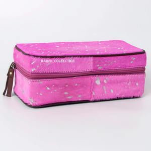 Bolso de mano rectangular para mujer en piel sintética rosa con acabado salpicado, cierre de cremallera, estructurado, para la noche o viajes. - Product Image 3