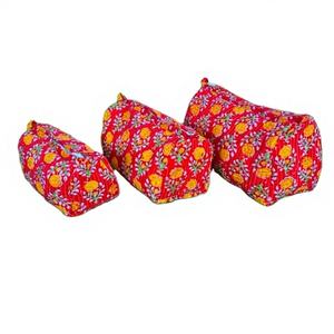 Pochette cosmétique à imprimé floral en coton durable Bloc à main imprimé Sac matelassé à fermeture éclair Commodité pour le stockage des cosmétiques - Product Image 1