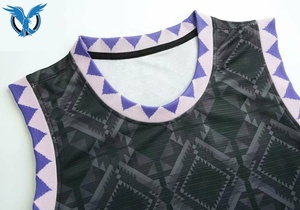 Conjunto de camiseta de baloncesto sin mangas para hombre con pantalones cortos, estampado geométrico, absorción de humedad, secado rápido, ropa deportiva para todas las estaciones - Product Image 3
