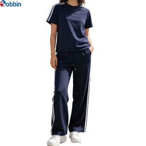 Conjunto Deportivo de 2 Piezas para Mujer, de Alta Calidad, Ecológico, Resistente, Informal, de Verano, Manga Corta, Cuello Redondo, con Franja Lateral - Product Image 1
