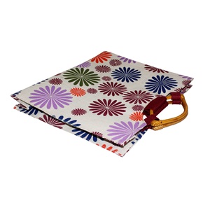 Sac de courses en jute laminé PP à imprimé floral de haute qualité avec poignée en bois, tendance pour femmes et jeunes filles, idéal pour les courses et les cadeaux - Product Image 4