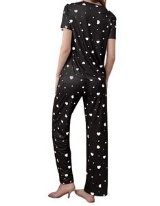 Conjunto de Pijama de Manga Corta para Mujer con Estampado de Corazones - Cuello Redondo Informal, Apto para Todas las Estaciones, con Diseño de Corazón Verde - Product Image 3