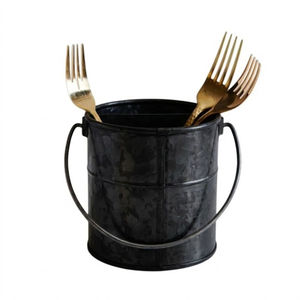 Porta cubiertos rústico de metal galvanizado negro con asa, 2 compartimentos, organizador de utensilios para la cocina o mesa de comedor. - Product Image 1