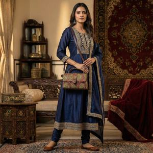 Sac bandoulière bohème rouge à imprimé floral en coton doux imperméable pour femme, sac à main ethnique vintage, vente en gros - Product Image 2