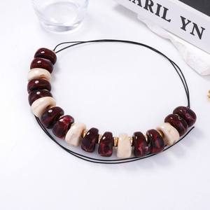 Collar de Resina Hecho a Mano con Cuentas, Joyería Colorida y Moderna para Mujer, Accesorios Ligeros para Fiestas, Colección de Moda - Product Image 2