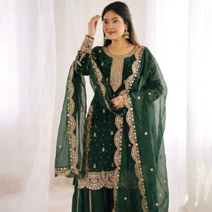 Conjunto de traje palazzo nupcial con bordados elaborados - Product Image 1