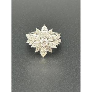 Anillo de Diamantes con Corte Redondo y Marquise, Diseño Floral, Anillo de Oro Sólido, Elegante Joyería de Compromiso Nupcial de Lujo, Diamantes de Laboratorio - Product Image 4