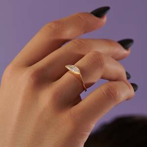 Anillo de Diamantes con Corte Marquesa de Oro de 14k para Mujer, Estilo Clásico - Product Image 4