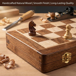 Juego de ajedrez de madera con tablero plegable y estuche de almacenamiento, diseño tradicional para uso en interiores. - Product Image 2