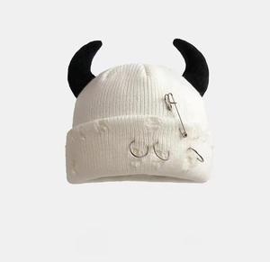 Chapeau d'hiver décontracté unisexe style punk en jacquard respirant et imperméable avec cache-oreilles, tricoté à la main, 100 % acrylique, couleur unie, réglable - Product Image 5