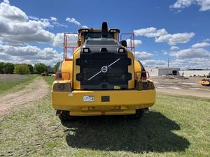 Chargeuse sur pneus Volvo L180H de qualité supérieure, charge utile nominale de 300 tonnes, moteur Volvo Penta, pompe HYDAC, roulement, boîte de vitesses - Product Image 3