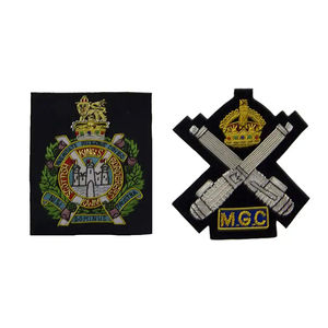 Insignias de alta calidad para blazer de uniforme ceremonial, bordadas a mano, cómodas, personalizables en color y tamaño, con alambre de oro y alfiler de seguridad, en lona. - Product Image 3