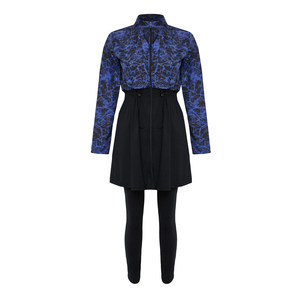 Traje de Baño Modesto 2026 en Negro y Azul con Protección UV UPF50+ Resistente al Cloro Hecho a Mano para Estilos de Vida Activos - Product Image 1