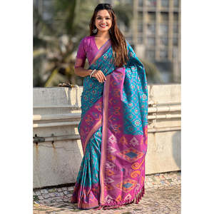 Sari Patola en soie douce bleu ciel avec des tissages contrastés, robes de soirée élégantes - Product Image 4