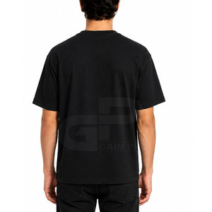 Camiseta de Algodón con Estampado Reflectante para Hombre, Estilo Urbano y Moderno, Diseñada para Comodidad y Moda - Product Image 4