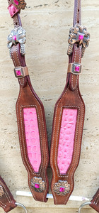 Ensemble de têtière et de peitorale en cuir rose gaufré crocodile de qualité supérieure avec conchos décoratifs, équipement d'équitation western - Product Image 2