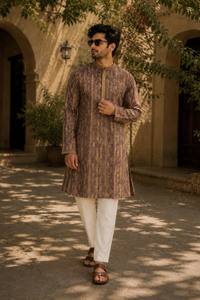 Mewaadi Sardar, Camisa Tradicional de Algodón Estampado Color Granate para Hombre, Corte Regular, Estilo Étnico Indio Pakistaní, Protección Solar - Product Image 2