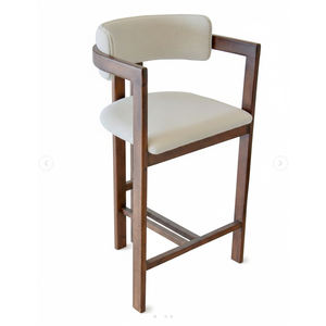 Chaise de salle à manger, de bar ou d'hôtel Indika, scandinave, moderne, fonctionnelle, robuste, en teck massif, élégante, avec dossier et accoudoirs courbes. - Product Image 1