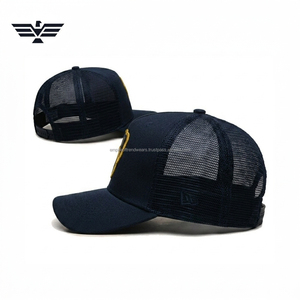 Gorra de Béisbol Blanca y Roja Personalizada, Bordada en 3D, de 6 Paneles, con Cierre a Presión |   Gorra Deportiva Unisex Ajustable para Equipos |   Premium Transpirable Cuatro en Uno - Product Image 4