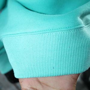 Sudadera ZETA Teal con cuello alto 100% BLANCA, bordado con apliques, cuello ancho, hilos finos - Product Image 5