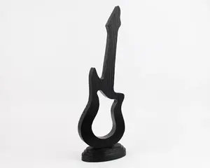 Statue de guitare noire en bois massif pour la décoration intérieure, objet d'art musical pour les amateurs de musique, cadeau personnalisé. - Product Image 1