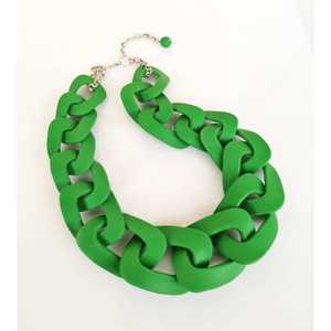 Collier ras du cou tendance en résine verte fait main en forme de cœur pour femme, idéal pour les fêtes et mariages - Product Image 5