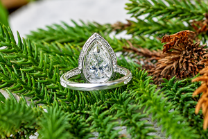 Bague de fiançailles pour femme, diamant taille poire, style classique, diamant de laboratoire certifié IGI, or massif 10K, 14K, 18K et argent 925 et 935 - Product Image 3
