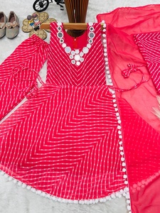 Ensemble Anarkali imprimé numérique pour fille avec dupatta, idéal pour les tenues traditionnelles indiennes et pakistanaises, coupe ample - Product Image 3