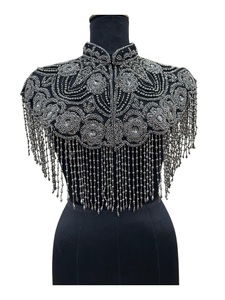 Nouvelle conception de cape-poncho en dentelle perlée et sequins, tissu en maille 100% coton, motif élégant et romantique - Product Image 3