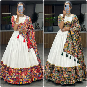 Conjunto Completo de Chaniya Choli (Lehenga) Cosido 
 Colección Exclusiva de Chaniya Choli de Nuestro Armario de Diseñador - Product Image 2