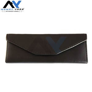 Rasoir professionnel pour les doigts avec étui en cuir noir – Rasoir droit de barbier de qualité supérieure pour la coupe de cheveux et le rasage de près - Product Image 4