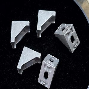 Soporte de Esquina 4545 - Conector de Esquina de Aleación de Aluminio para Estructuras Industriales y CNC - Product Image 1