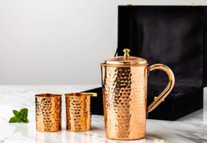 Service de carafes en cuivre pour un service de boissons artistique et luxueux, ensemble en métal avec verres, durable et réutilisable pour la cuisine. - Product Image 4