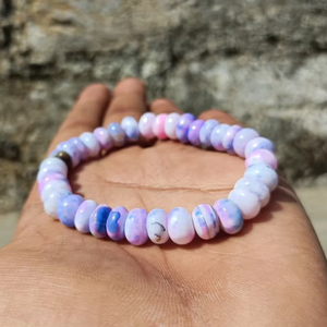 Bracelet en opale violette naturelle, perles rondes lisses, bijoux extensibles en pierres précieuses, vente en gros, design artisanal d'Inde - Product Image 2