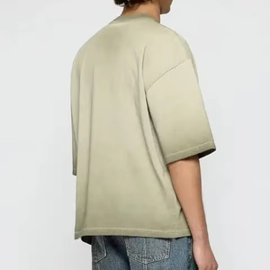 T-shirt Homme Personnalisé avec Logo Imprimé, Effet Délavé, Coupe Slim, Jersey Lourd 300 GSM, OEM Personnalisé, Toutes Saisons - Product Image 3