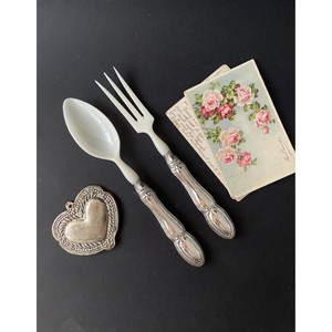 Elegant Bakelite & Metal Salad Servers Set And Silver Plated Finish For Serving Salads - Product Image 4