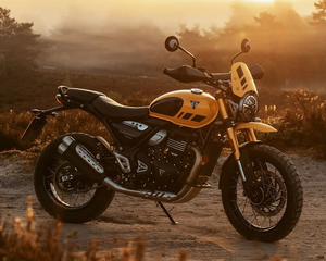 Motocyclette TRIUMPH "SCRAMBLER 400 XC" avec finition jaune et noire, moto sportive Scrambler 400 XC, Triumph Scrambler 400 XC double échappement - Product Image 2