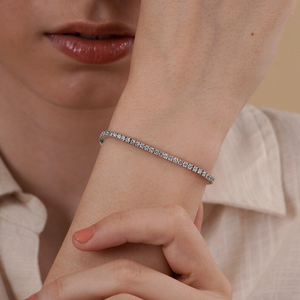 Bracelet tennis pour femme avec diamants de laboratoire 3.22CTW, taille brillant rond, diamants certifiés E-F VVS2, bijoux élégants pour usage quotidien - Product Image 4