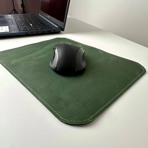 Round Shape Leather <b>Mouse</b> <b>Pad</b> Unique Circular Desk Mat Waterproof Material Custom Color Options For Sale LMPD-0051D - Product Image 1