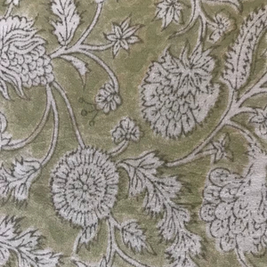 Tissu en coton imprimé à la main – Motif floral Mughal Jaal |   Base vert olive avec impression blanche - Product Image 3