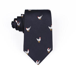 Cravate en soie verte unie à motif personnalisé pour homme - Product Image 3