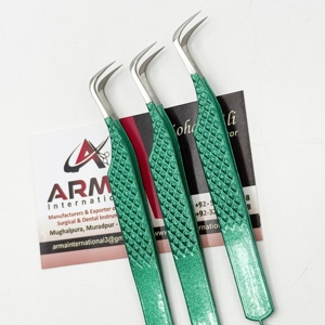 Pince à épiler professionnelle courbée en fibre durable de type Hock pour extensions de cils, vert métallisé, avec étiquette privée - Product Image 3