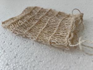Estuche de Jabón de Sisal Natural Hecho a Mano y Bolsa Protectora Angel, Bolsa de Baño Exfoliante Ecológica para Ducha y Spa - Product Image 3
