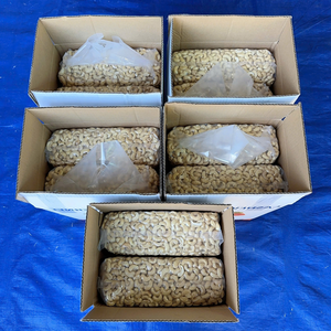 Nueces de Anacardo de la Mejor Calidad SANTIGO, Núcleos de Anacardo a Granel, Logotipo Personalizado GRATIS - Product Image 1